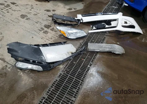 2015 Ford Escape Titanium z USA, uszkodzony, nr VIN 1FMCU9J94FUC26204